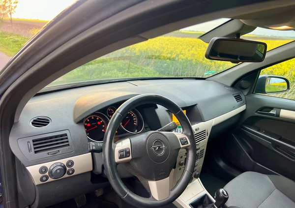 Opel Astra cena 8990 przebieg: 268000, rok produkcji 2008 z Łazy małe 92